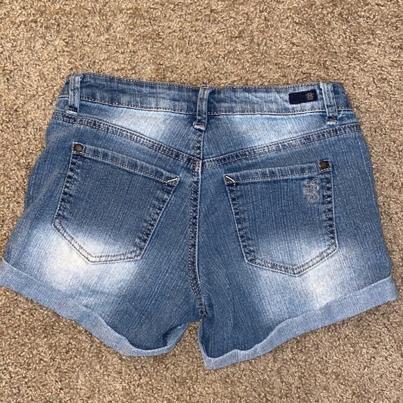 Jessica Simpson Shorts - Picture 2 of 3